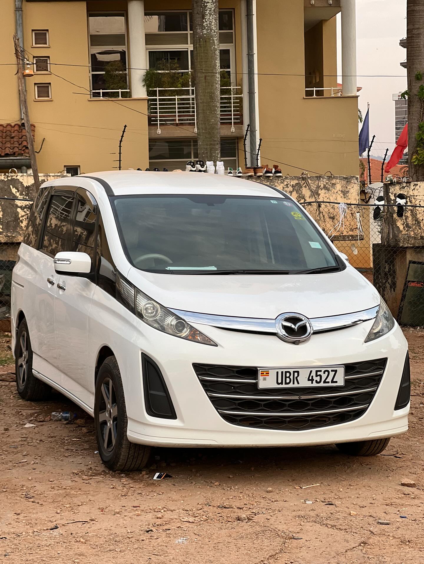Mazda biante model 2009 