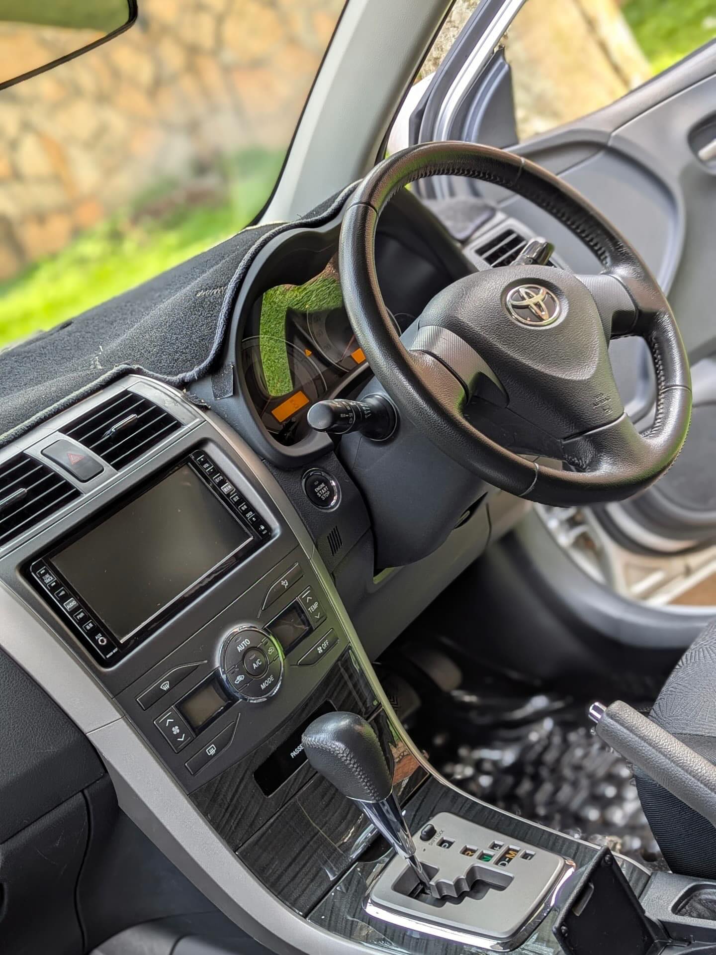 Toyota fielder model 2010