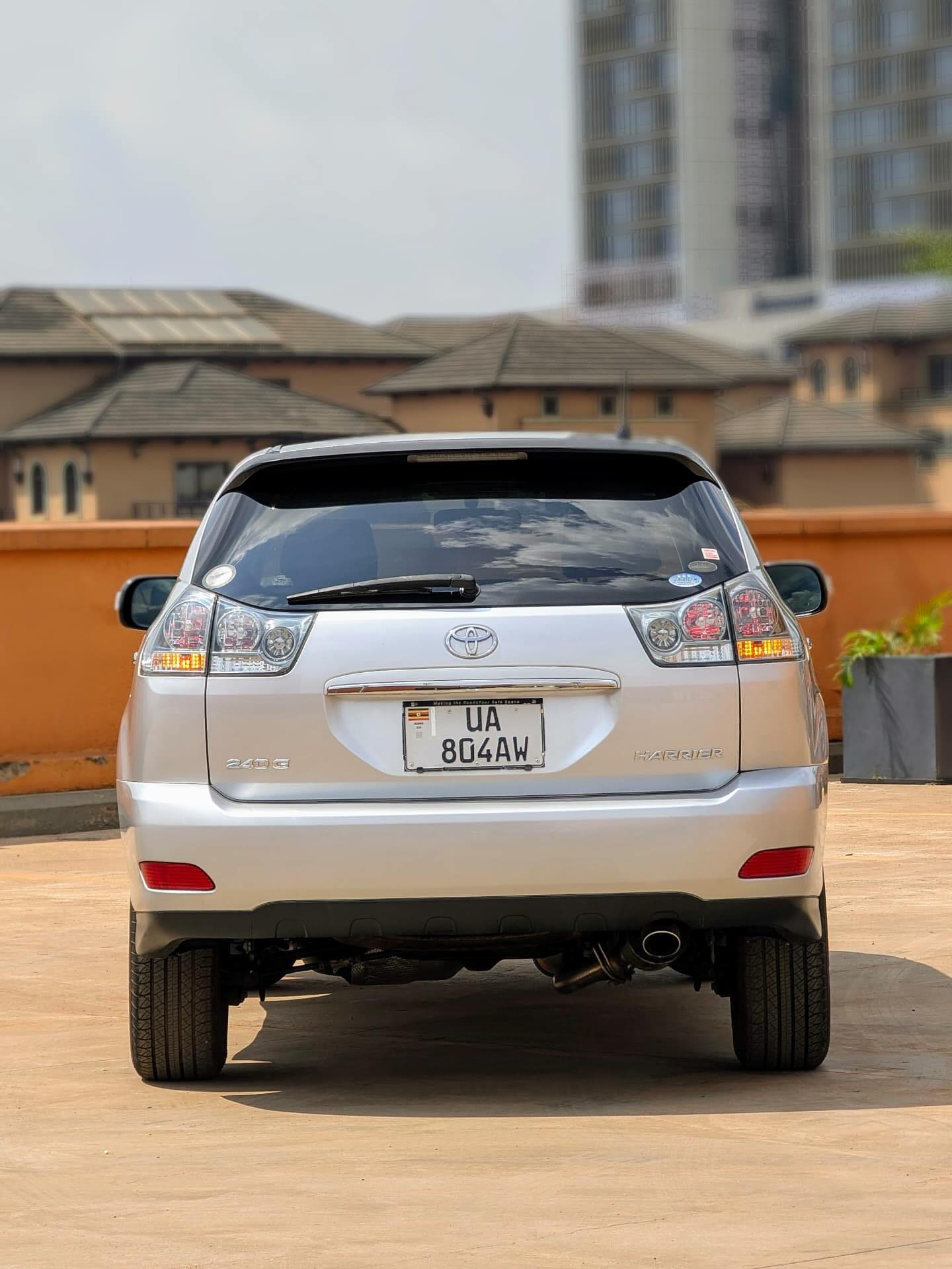 Toyota Harrier model 2011