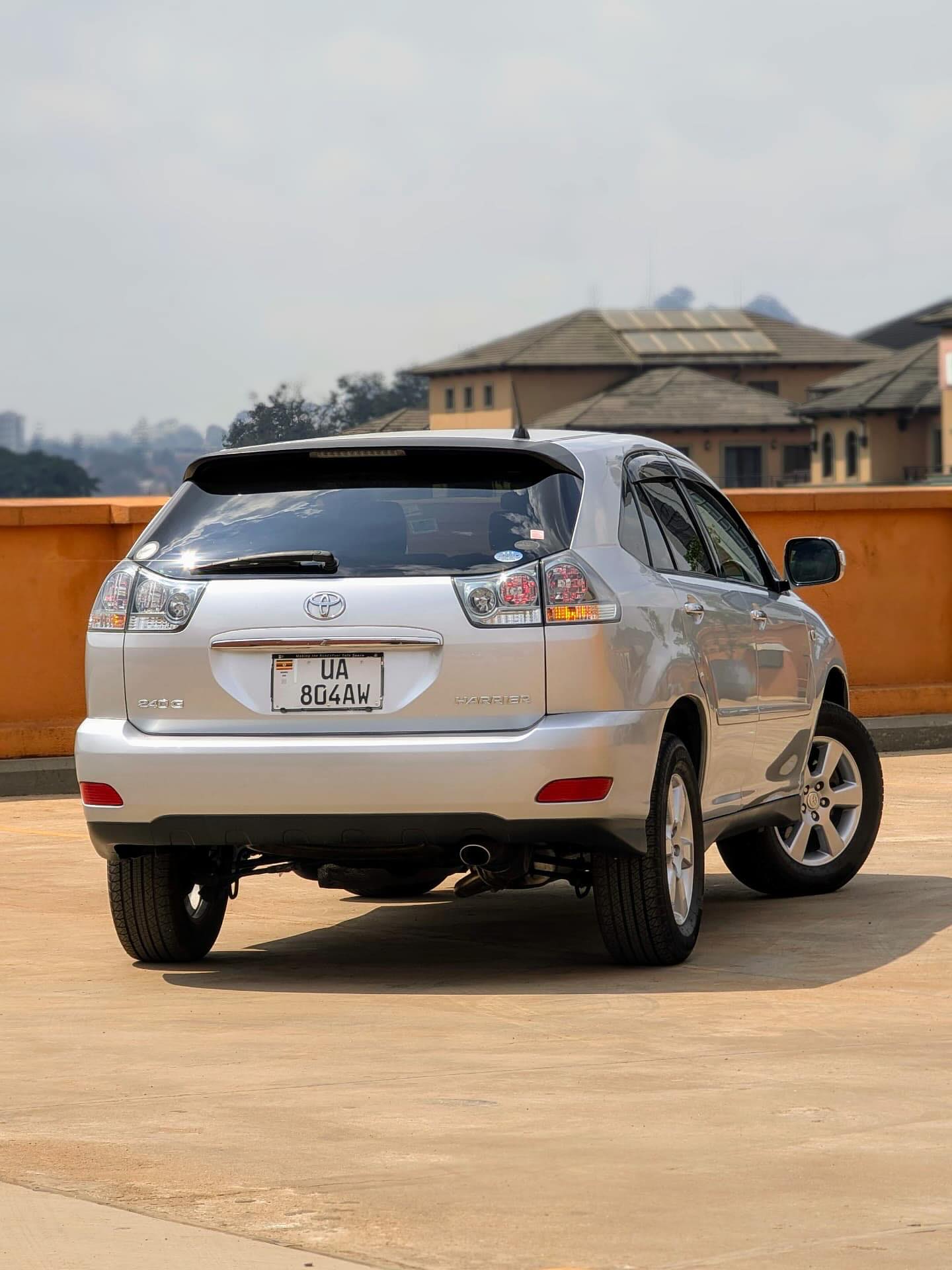 Toyota Harrier model 2011