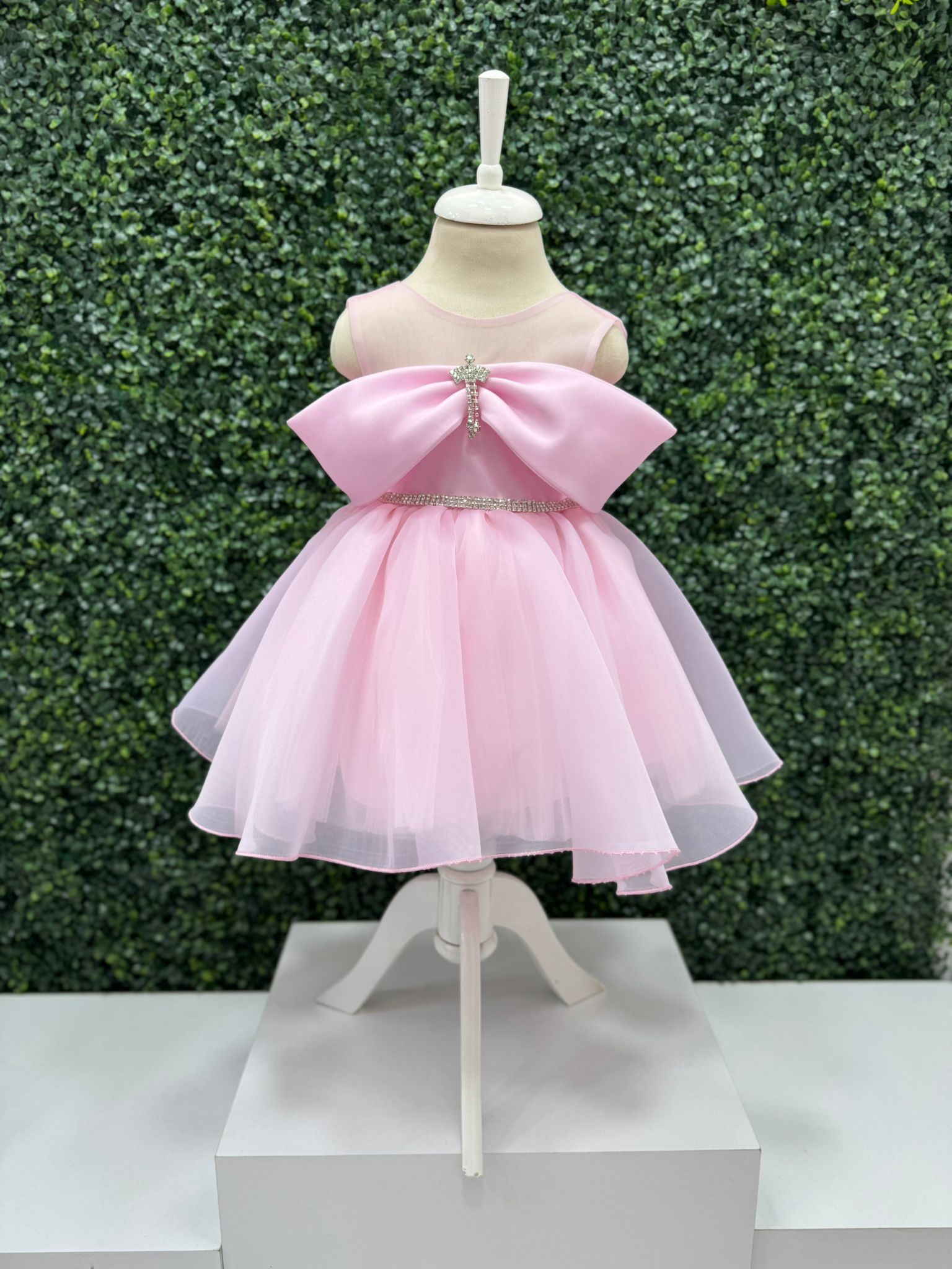Little girls party dress  in sizes 1-9yrs 