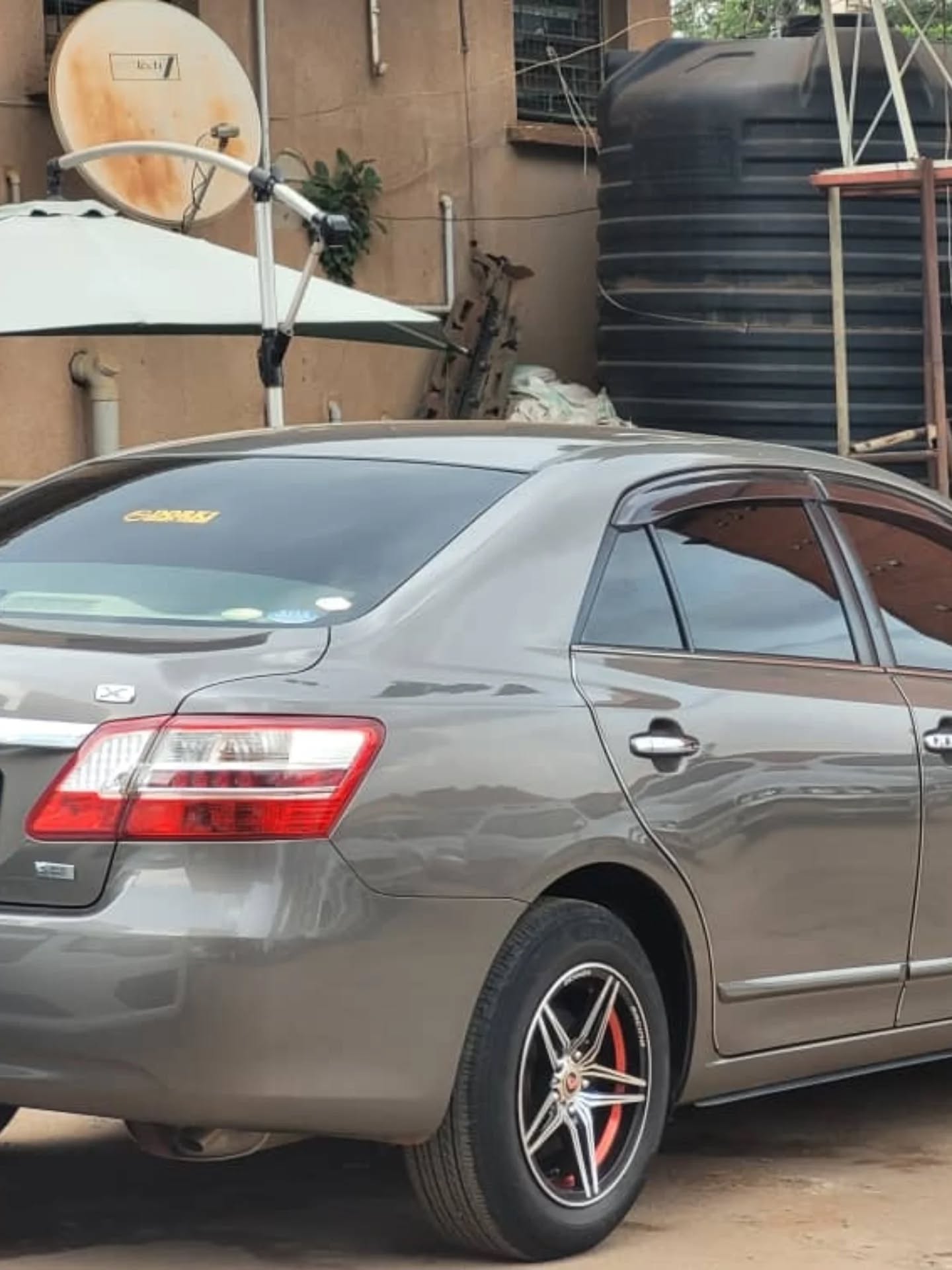 Toyota premio model 2010