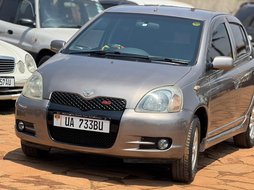 Toyota vitz RS model 2002