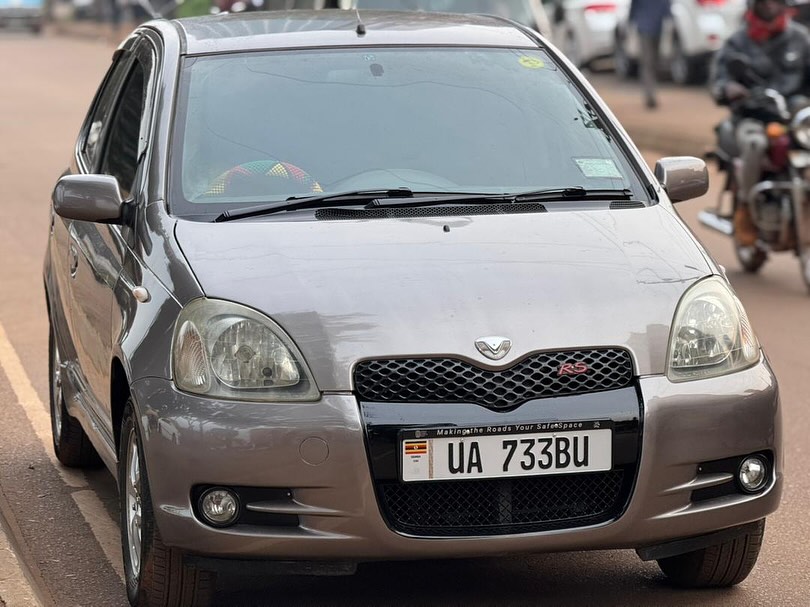 Toyota vitz RS model 2002