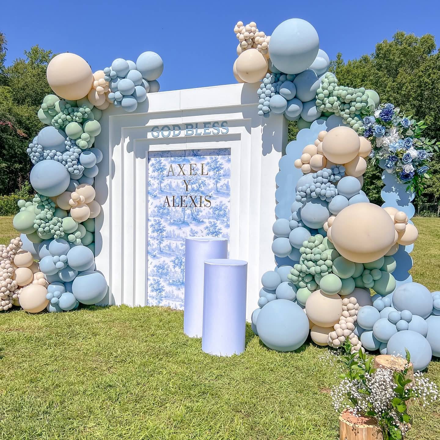  elegant photo booth deco