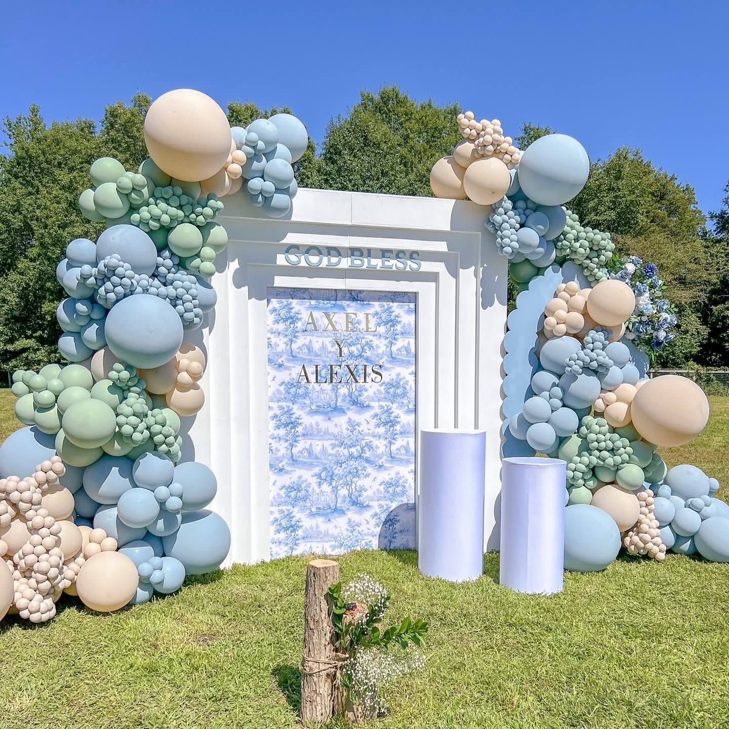  elegant photo booth deco