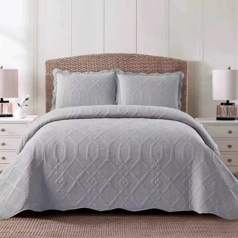 Light Bedspreads with 2 pillow cases