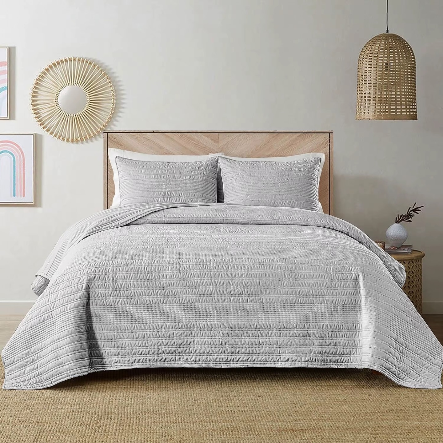 Very thin bedspreads with 2 pillow cases