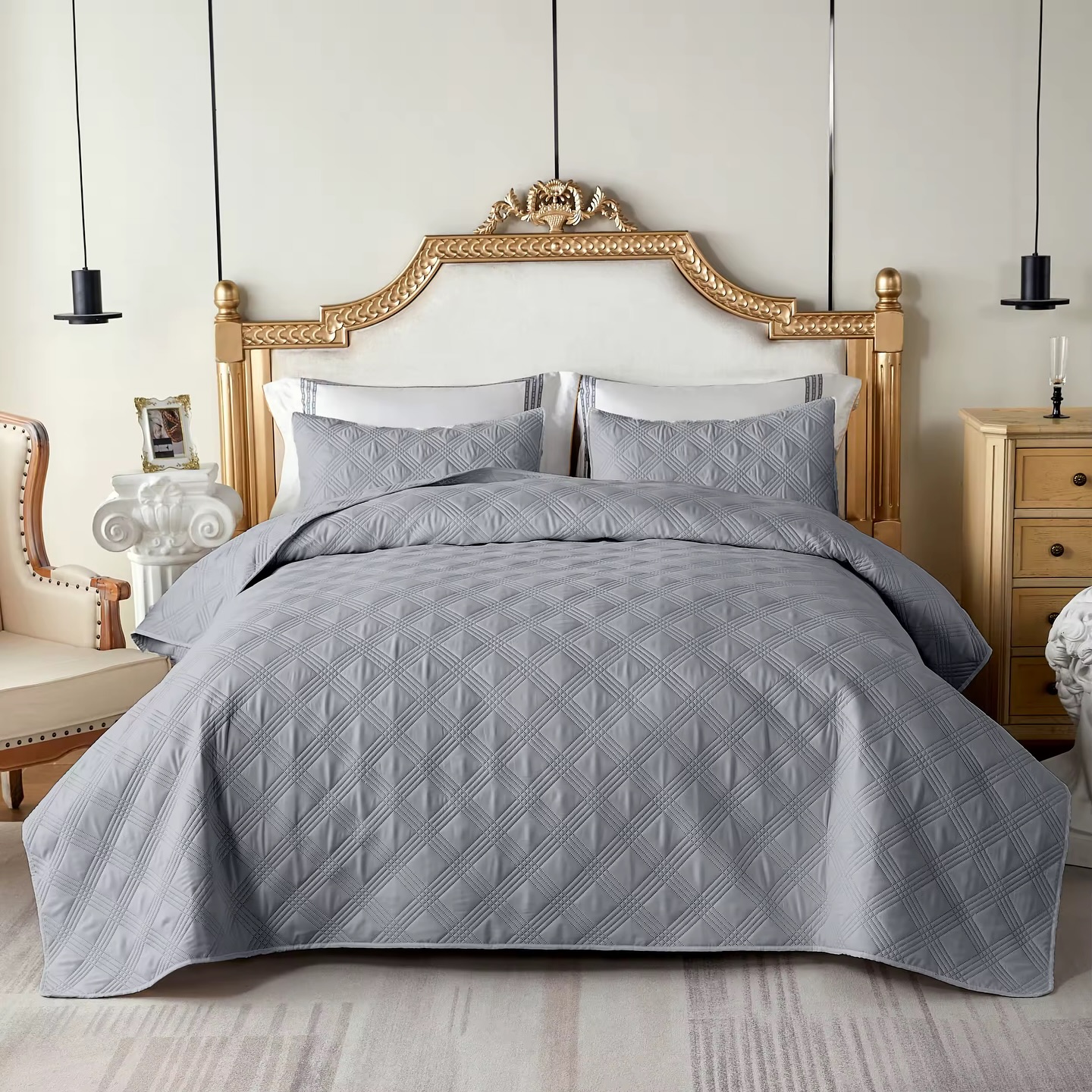 Very thin bedspreads with 2 pillow cases