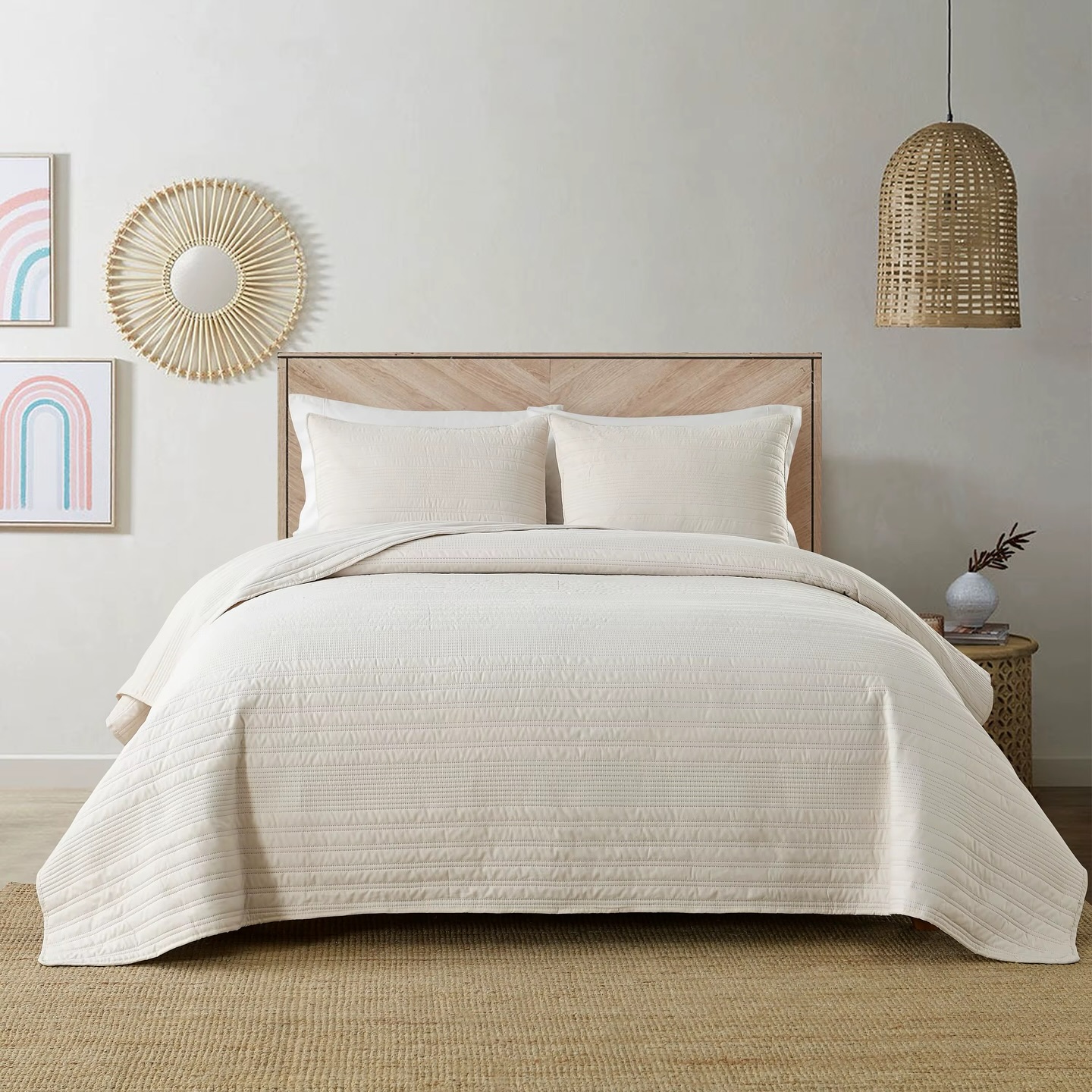 Very thin bedspreads with 2 pillow cases