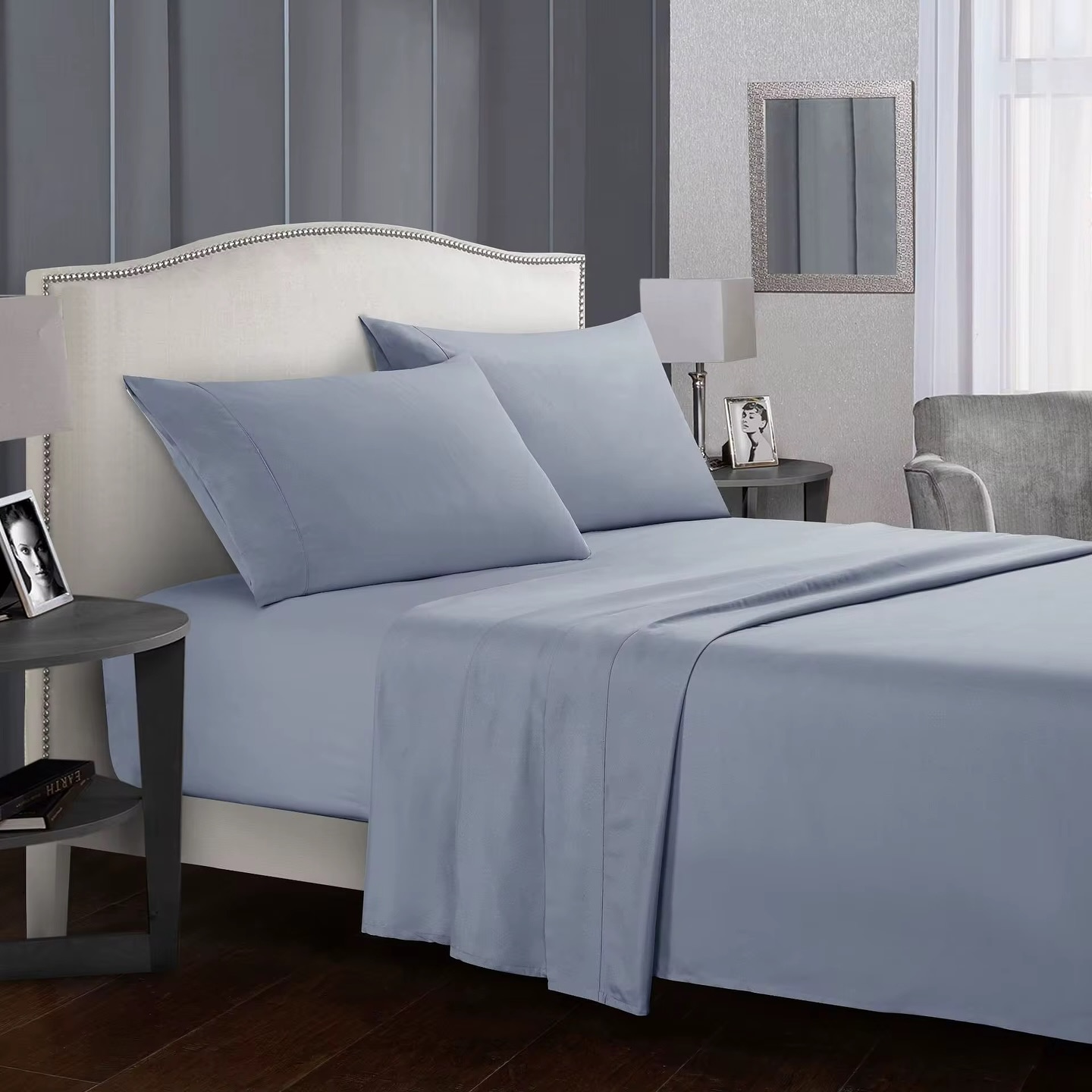 Pair of fitted bedsheets