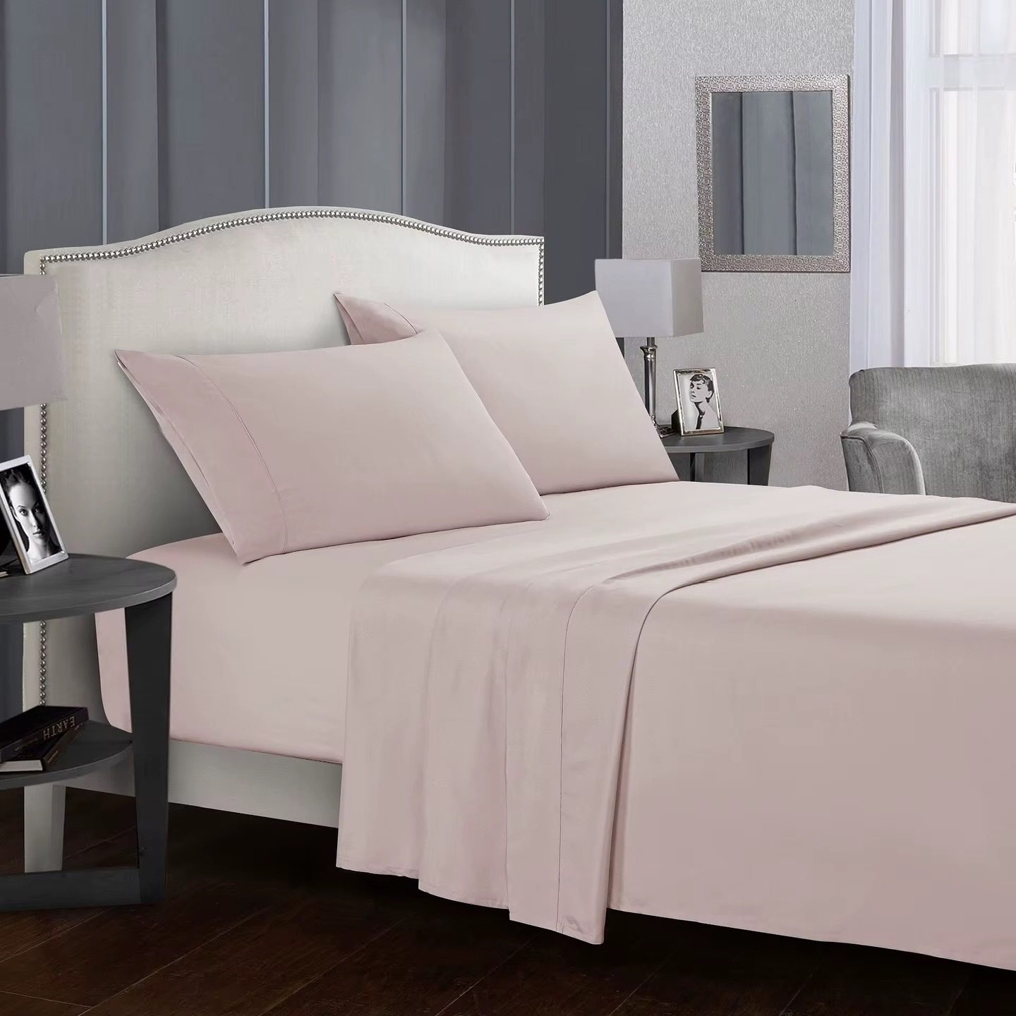 Pair of fitted bedsheets