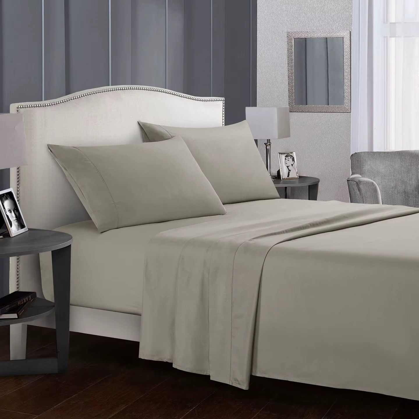 Pair of fitted bedsheets