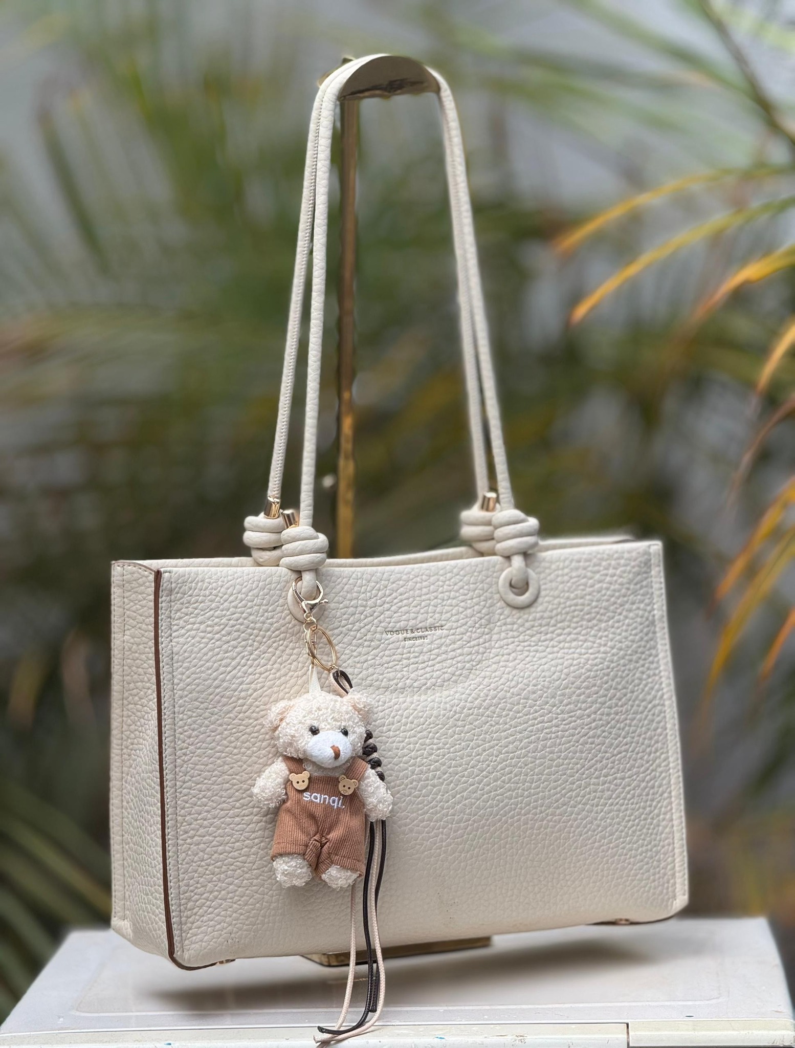 Tote leather hand bags