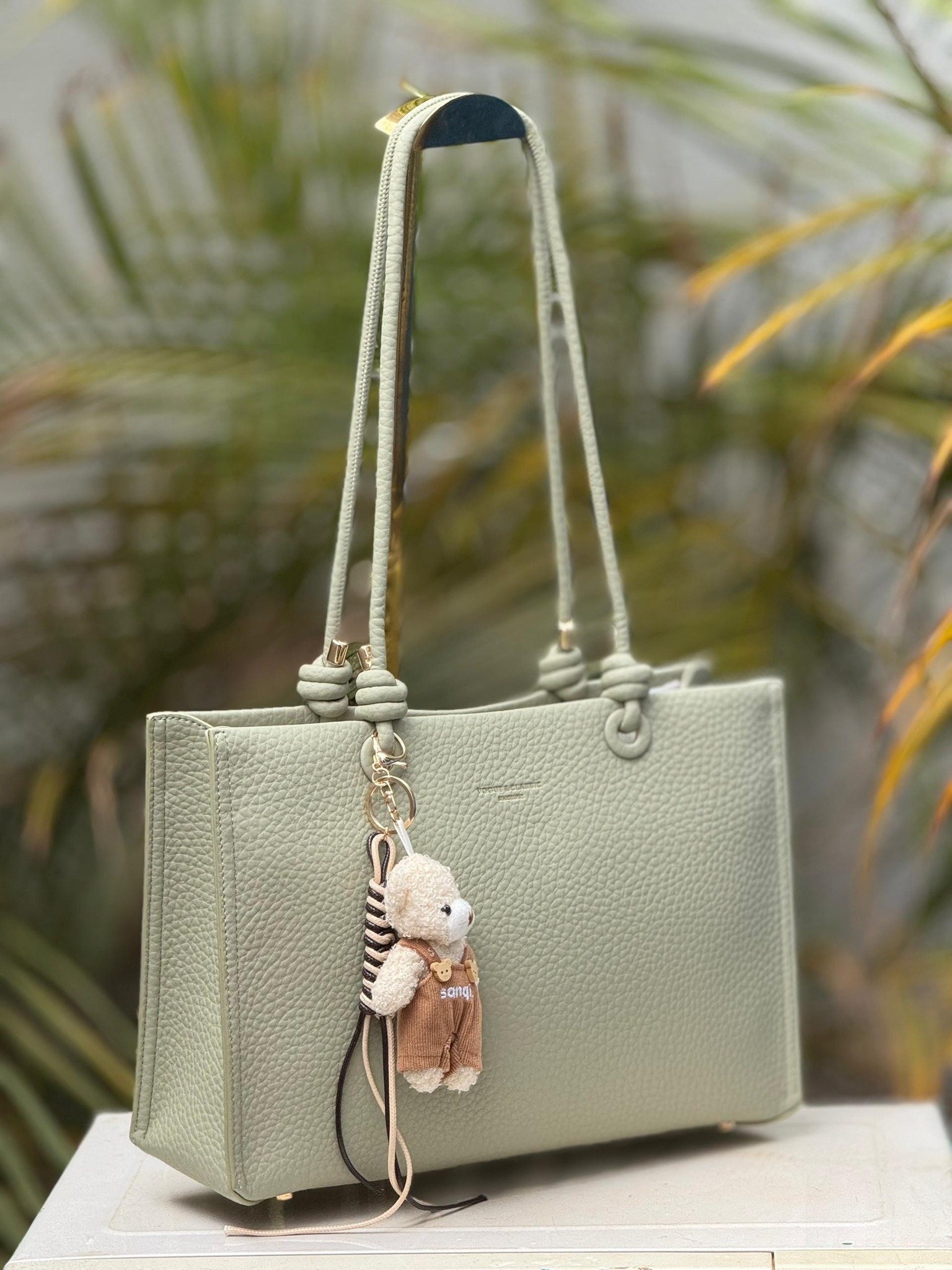Tote leather hand bags