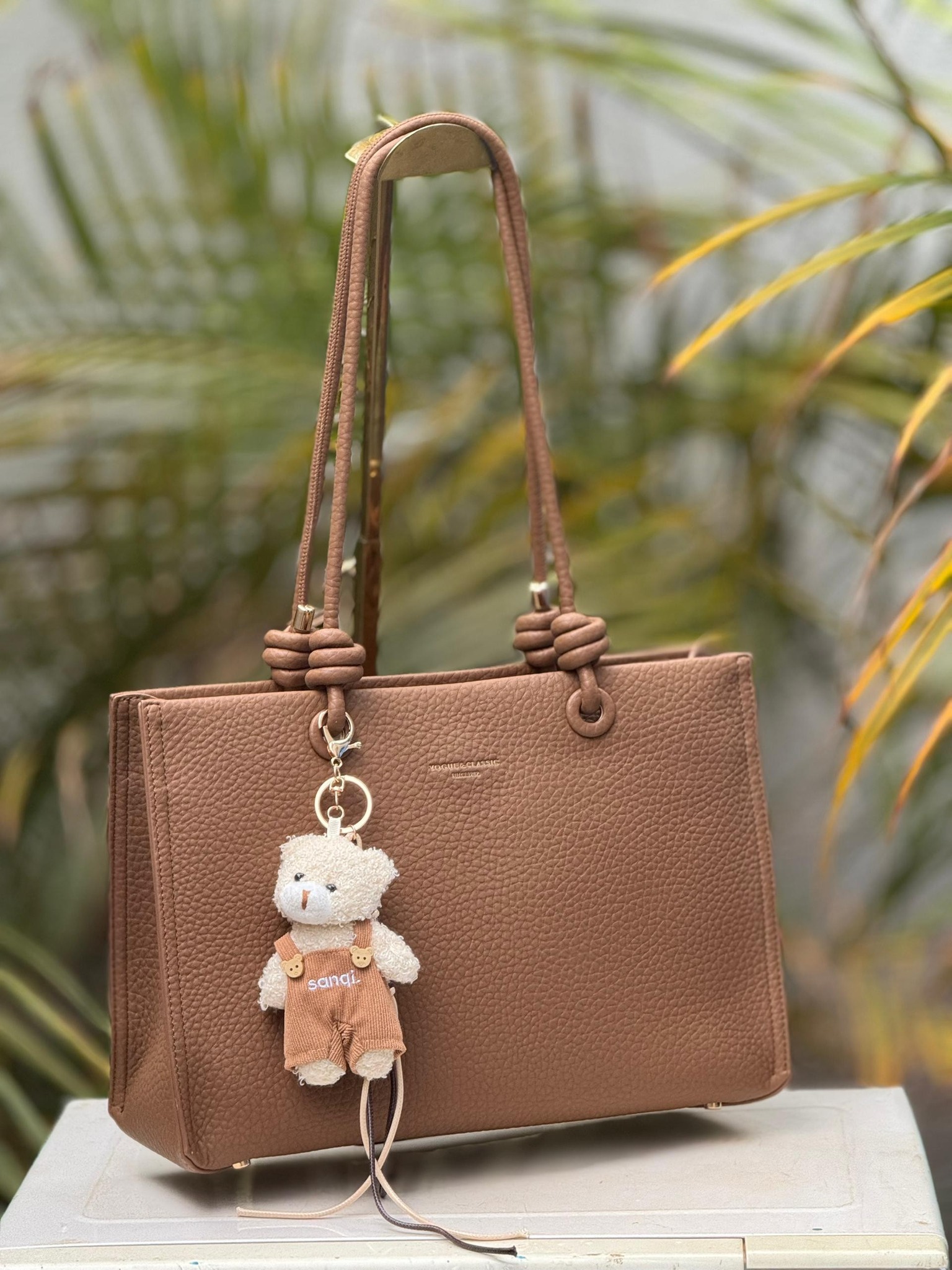 Tote leather hand bags