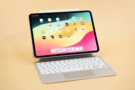 ipad tablet with keyboard