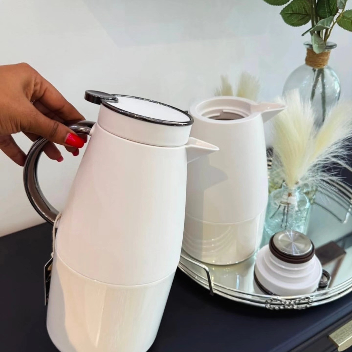 Mixff vacuum stainless flasks. 